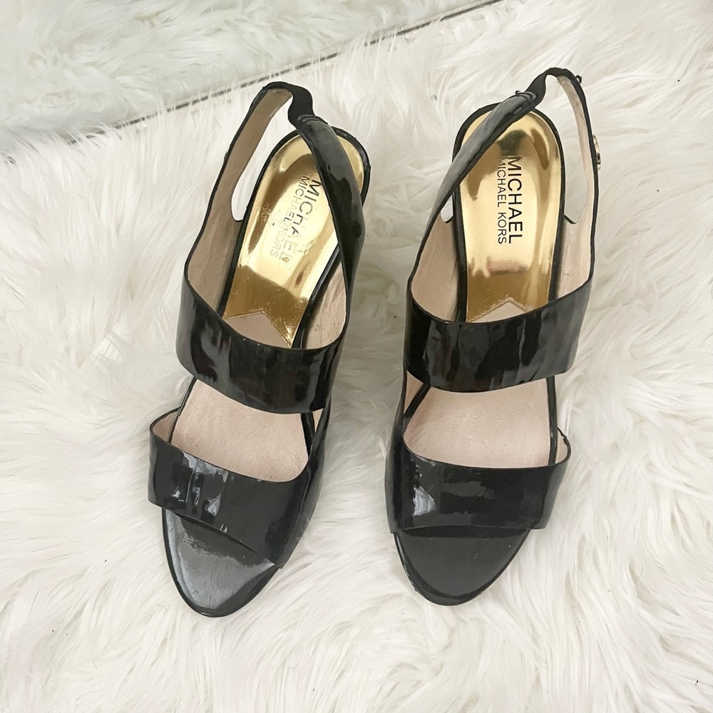 Michael Michael Kors Rochelle Open Toe Patent Leater Black  Sandals